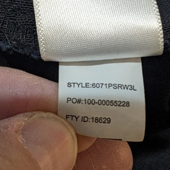 Liz Claiborne size 12 black stretch pants in great condition - Picture 9 of 11